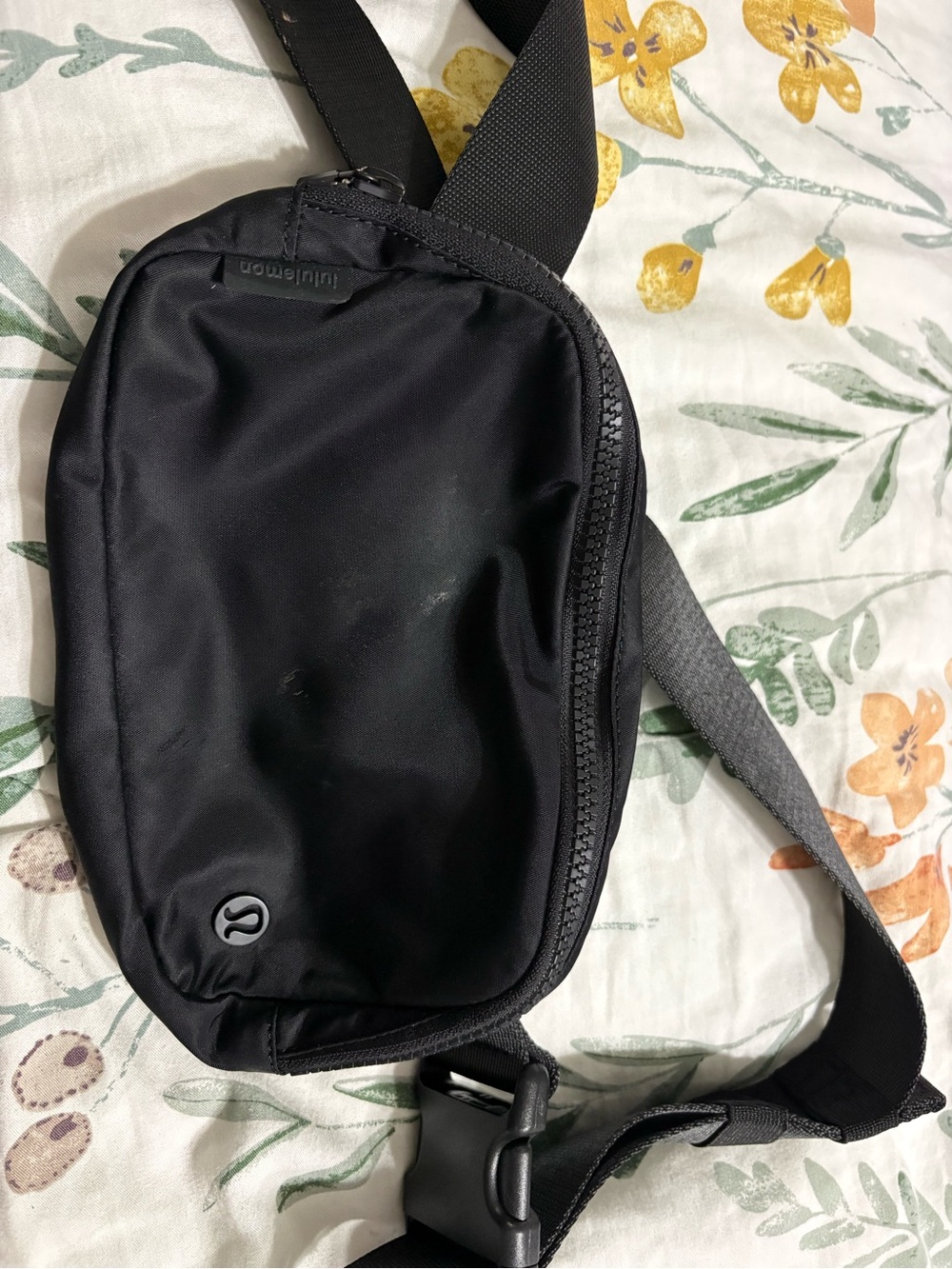 lululemon athletica Black Crossbody Sling Pouch